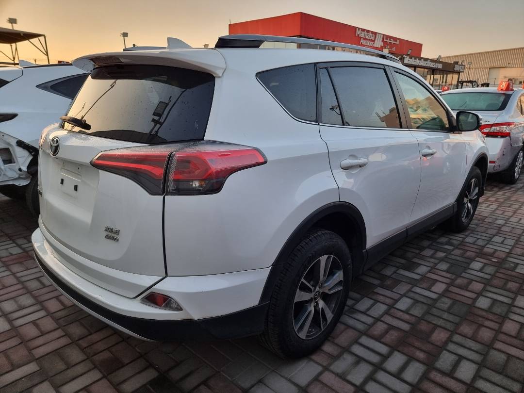 2018 TOYOTA RAV4 — 185827 Miles — Lot 68846794 — Ind. 12 - Marhaba Auctions Used Cars - Image 5