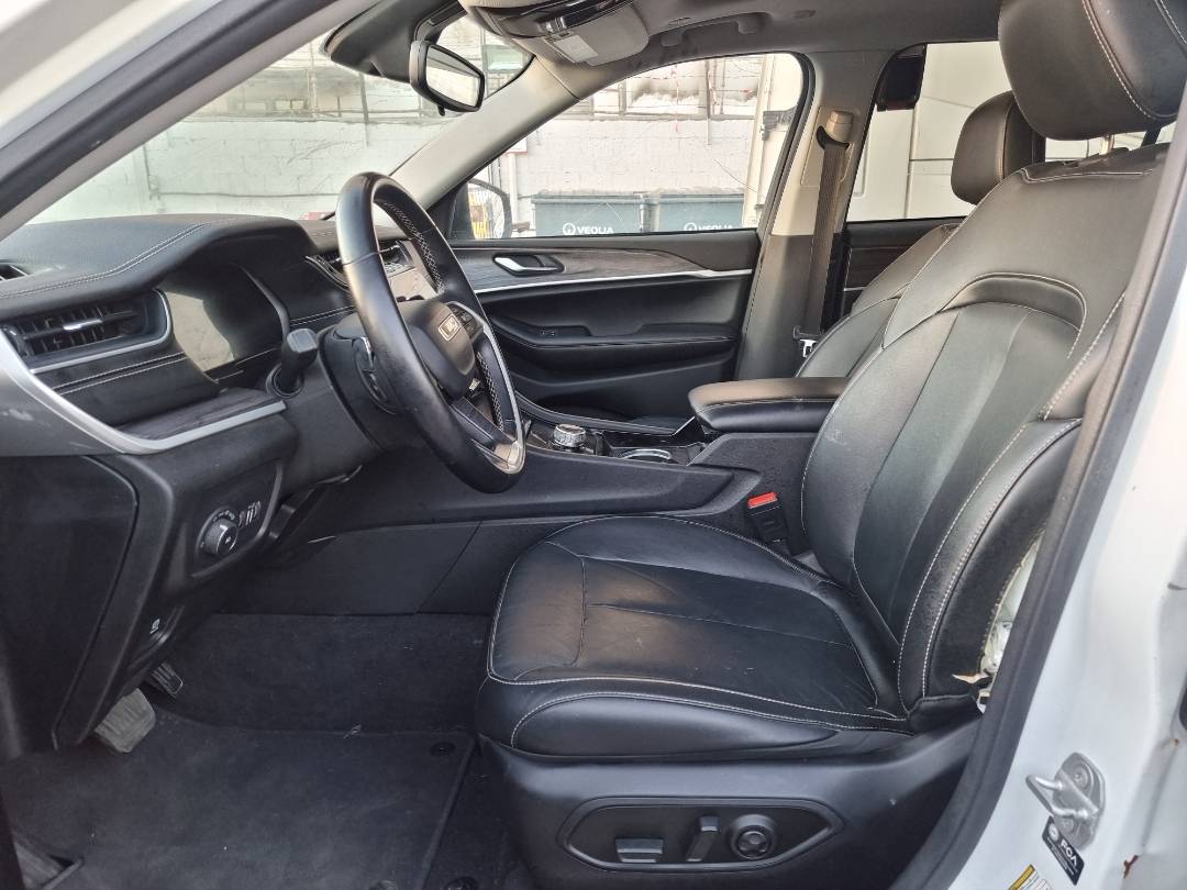 2021 JEEP Grand Cherokee — 32770 Miles — Lot M8115219 — Main - Marhaba Auctions Used Cars - Image 6