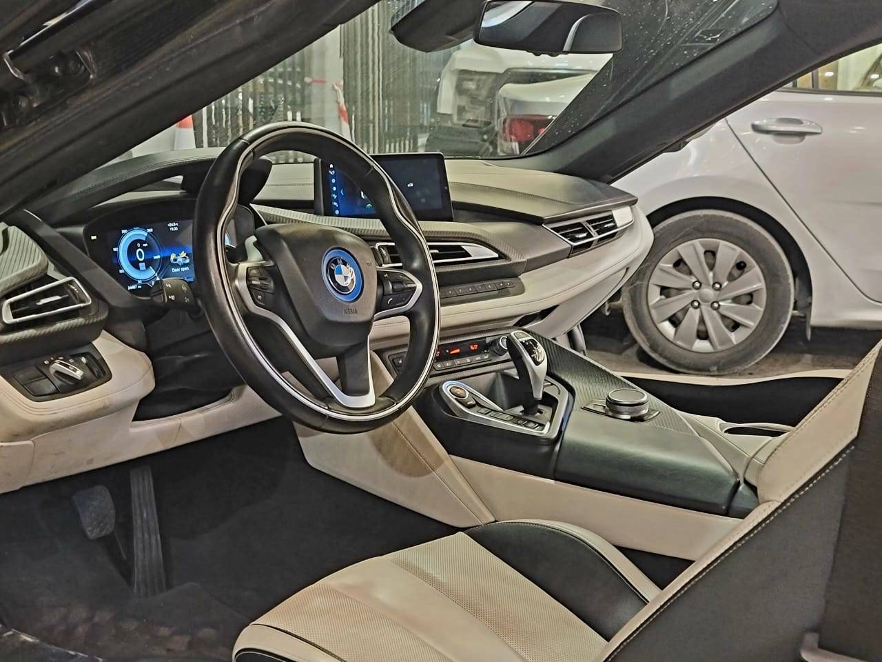 2019 BMW i8 — 24488 KM — Lot 55K7E36198 — Main - Marhaba Auctions Used Cars - Image 7