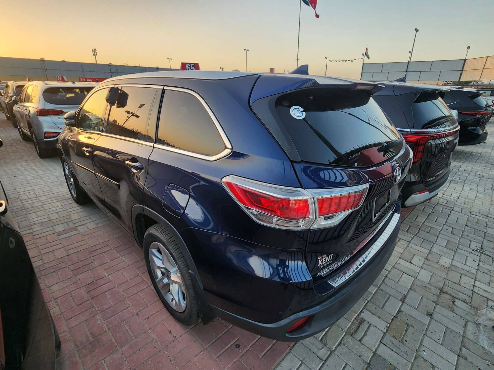 TOYOTA GRAND HIGHLANDER