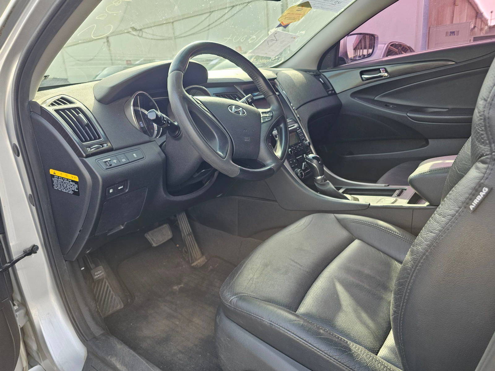 2012 HYUNDAI SONATA — 172157 KM — Lot 449432 — Souq - Marhaba Auctions Used Cars - Image 8