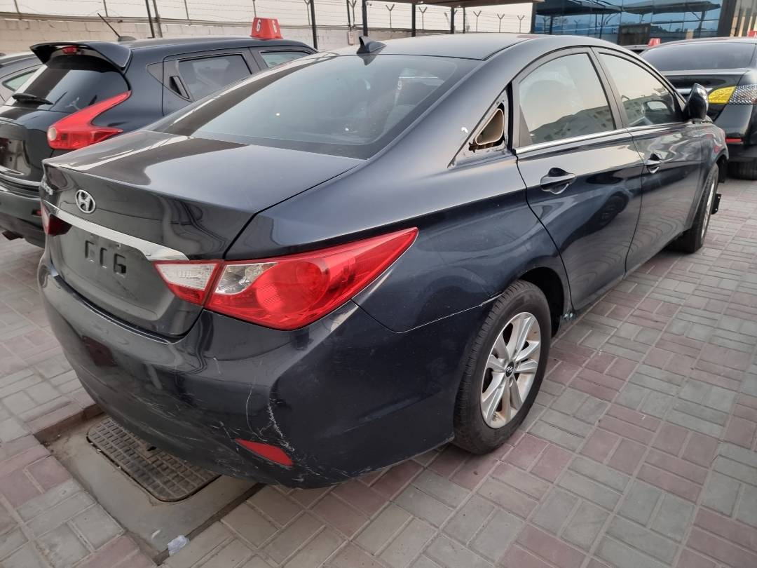2014 HYUNDAI SONATA — 116963 Miles — Lot 125487 — Ind. 12 - Marhaba Auctions Used Cars - Image 3
