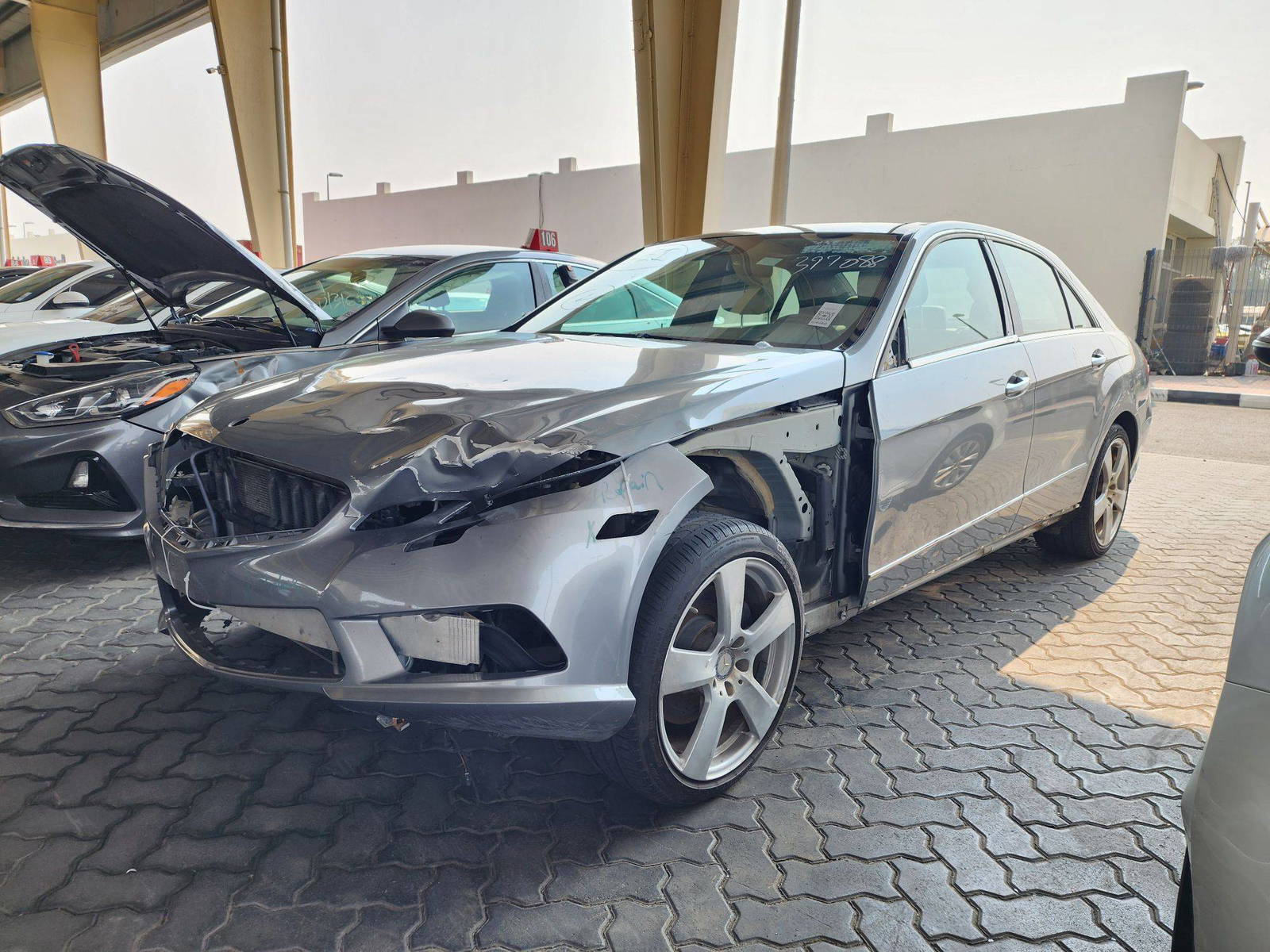 2011 MERCEDES BENZ E 350 — 134080 Miles — Lot 78800063 — Souq - Marhaba Auctions Used Cars - Image 5