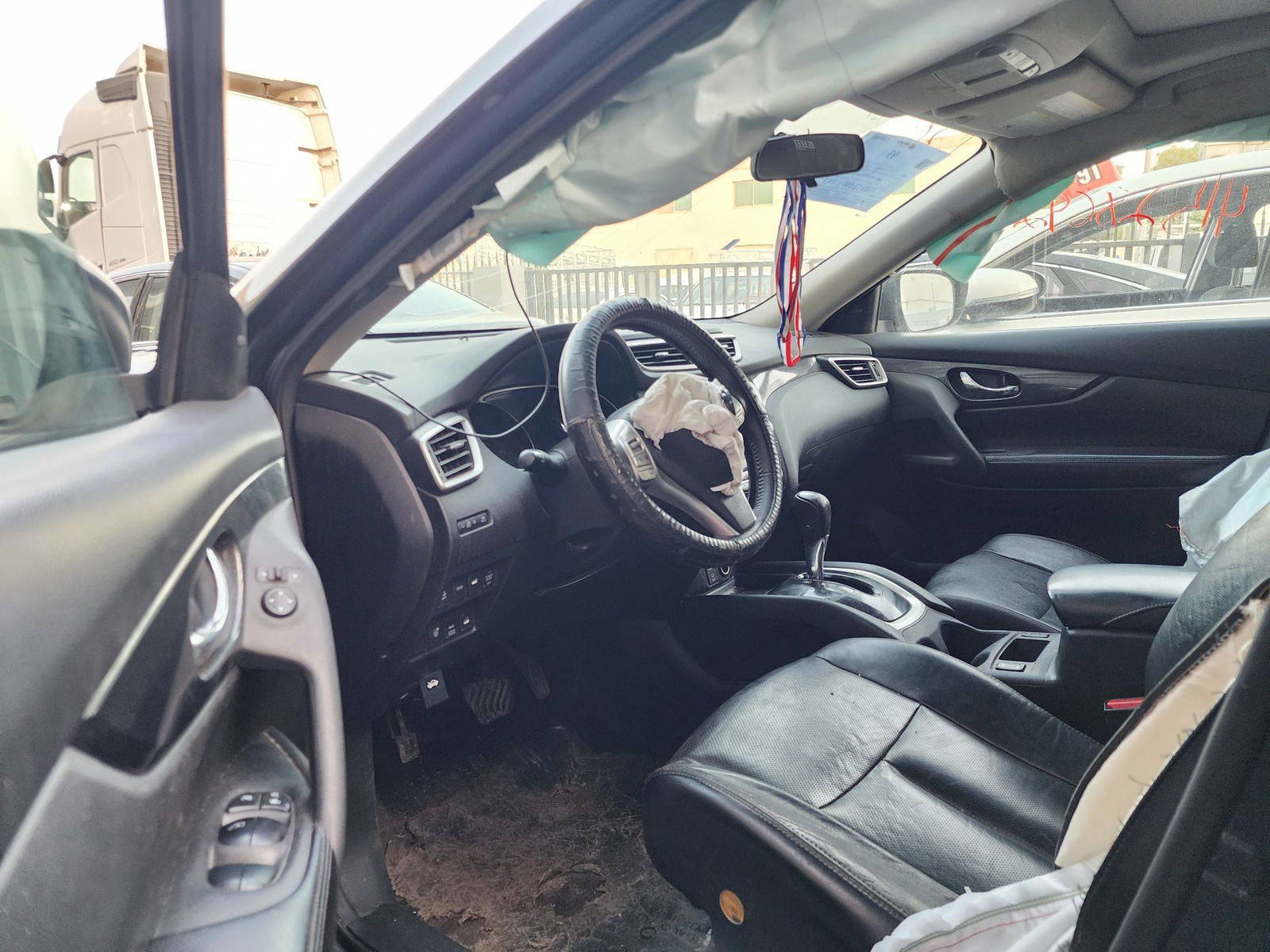 2014 NISSAN ROGUE — 154455 Miles — Lot XEC827535 — Al Quoz - Marhaba Auctions Used Cars - Image 9
