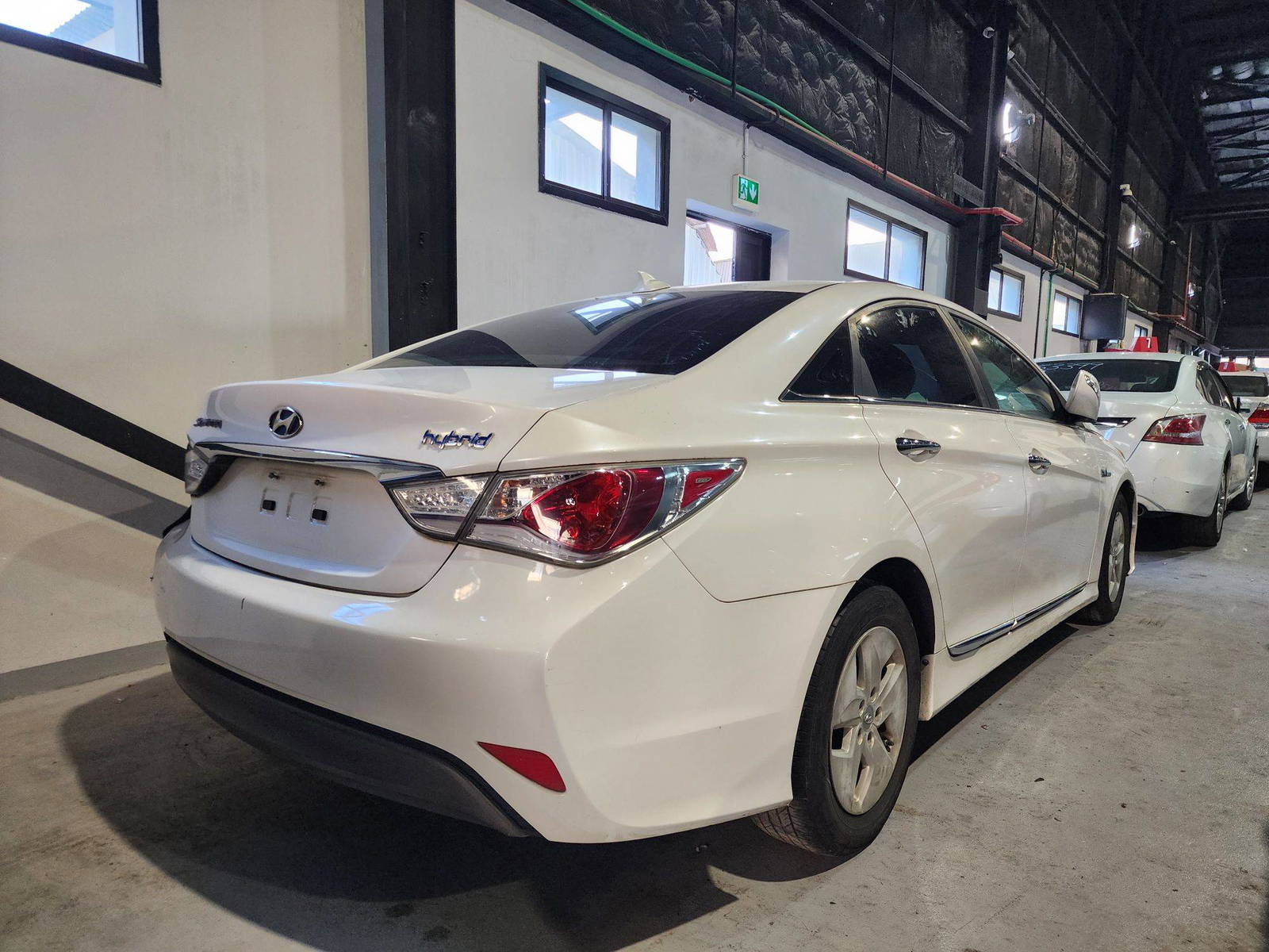 2012 HYUNDAI SONATA — 118594 Miles — Lot 22284 — Al Quoz - Marhaba Auctions Used Cars - Image 3