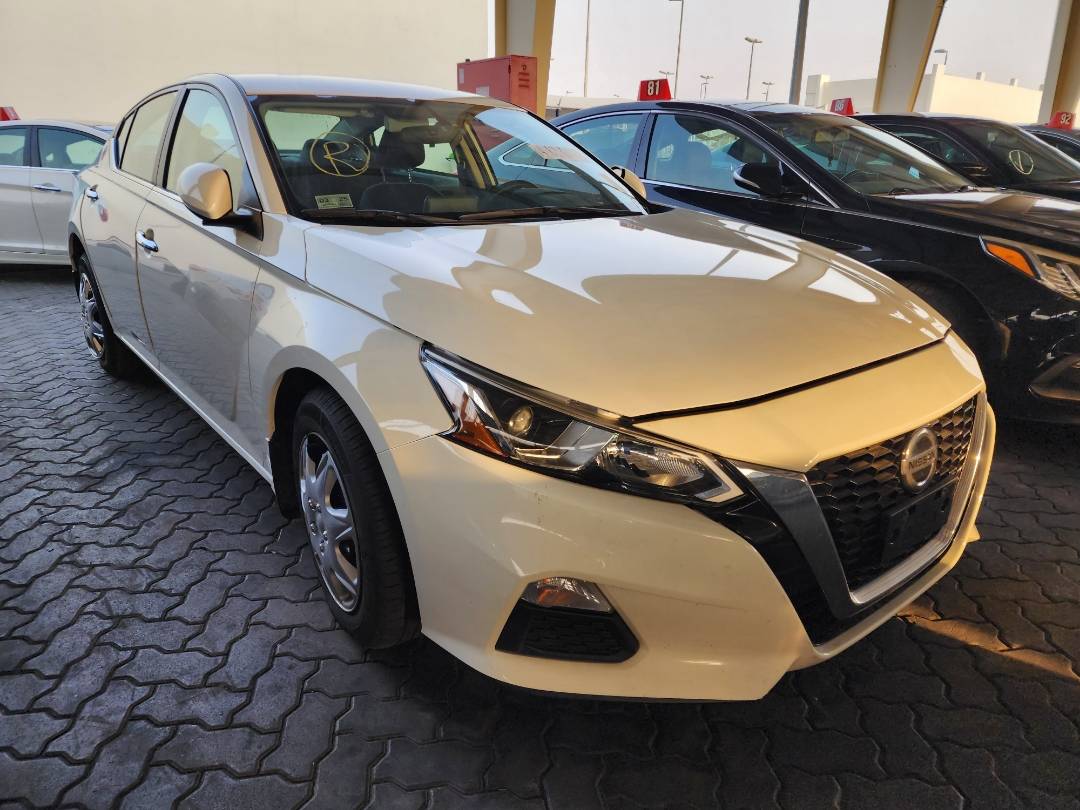 2019 NISSAN ALTIMA — 58000 Miles — Lot 37038 — Souq - Marhaba Auctions Used Cars - Image 4