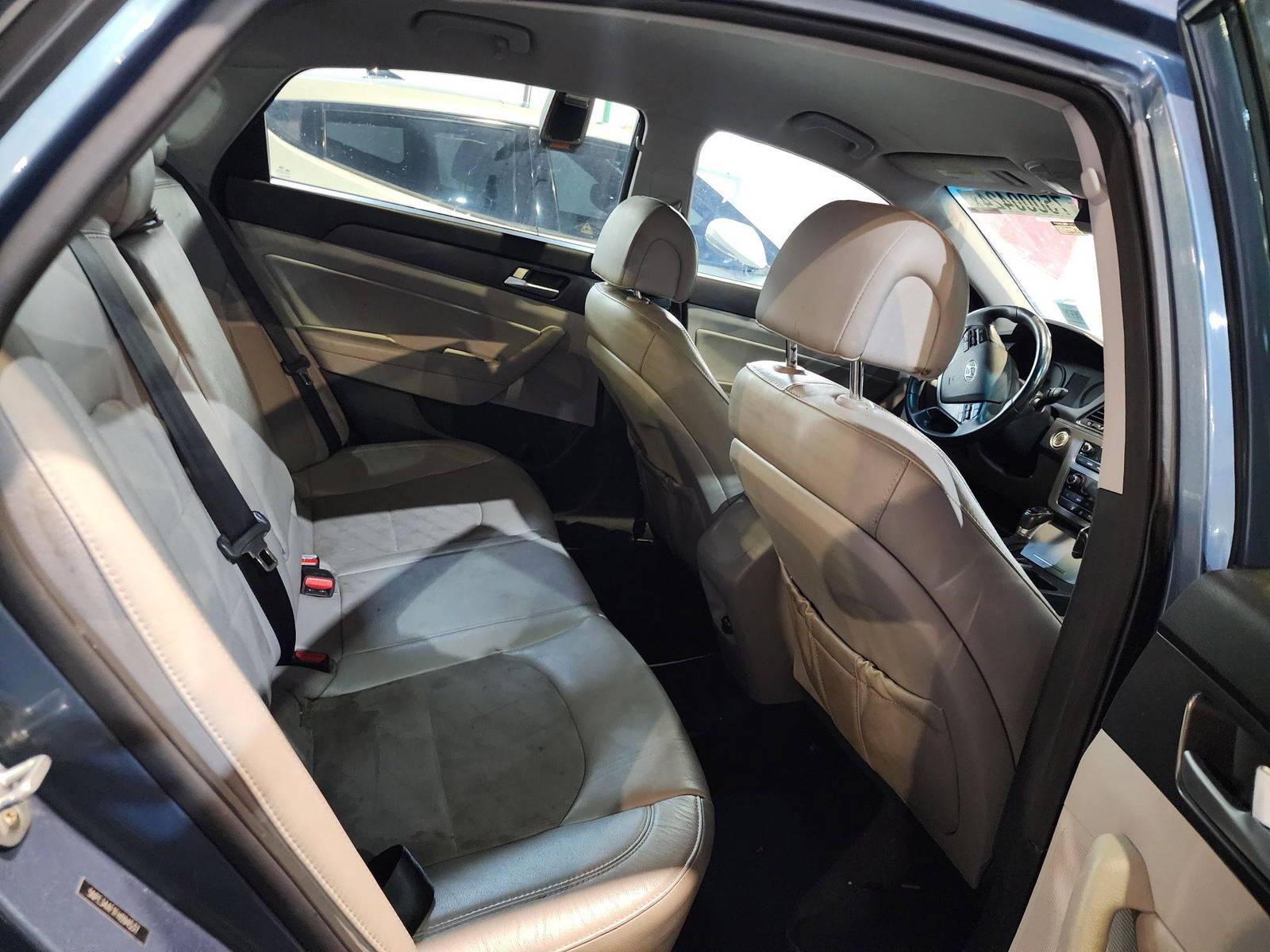 2015 HYUNDAI SONATA — 168949 Miles — Lot 94537 — Al Quoz - Marhaba Auctions Used Cars - Image 7