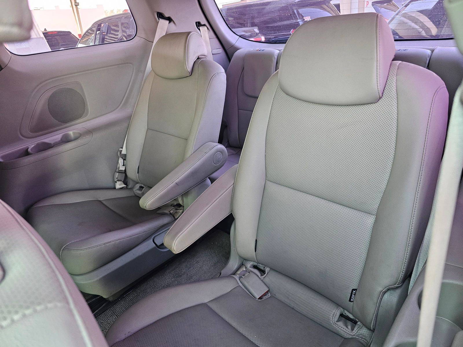 2016 KIA CARNIVAL LX — 127350 KM — Lot GS221554 — Souq - Marhaba Auctions Used Cars - Image 6