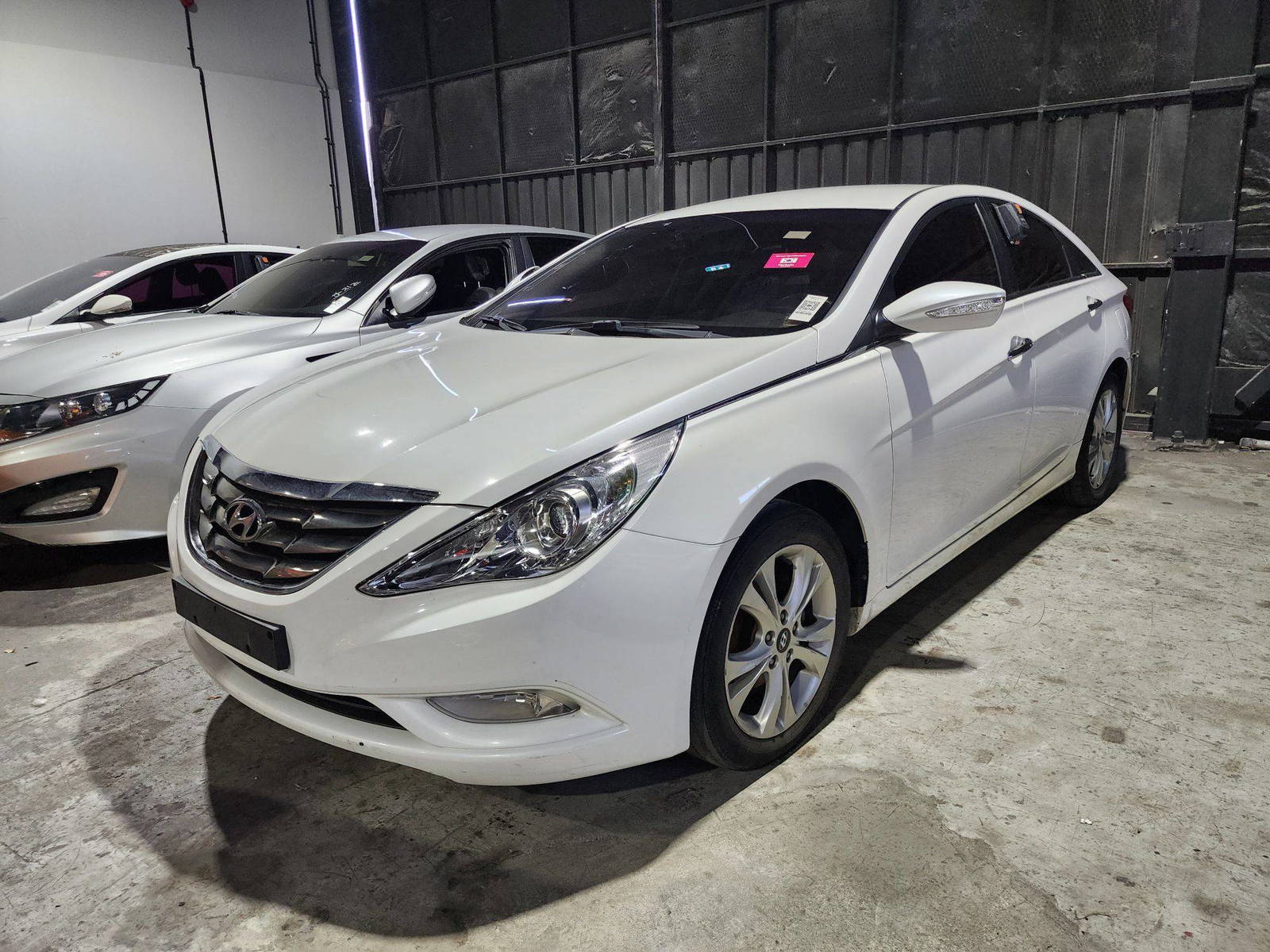 2010 HYUNDAI SONATA — 221550 KM — Lot 215487 — Main - Marhaba Auctions Used Cars - Image 3
