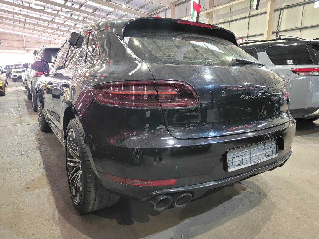 2017 PORSCHE MACAN — 120866 KM — Lot LB81527 — Main - Marhaba Auctions Used Cars - Image 3