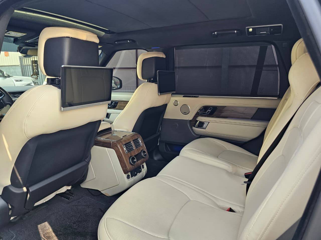 2019 LAND ROVER RANGE ROVER — 99492 Miles — Lot 0KA539714 — Main - Marhaba Auctions Used Cars - Image 5
