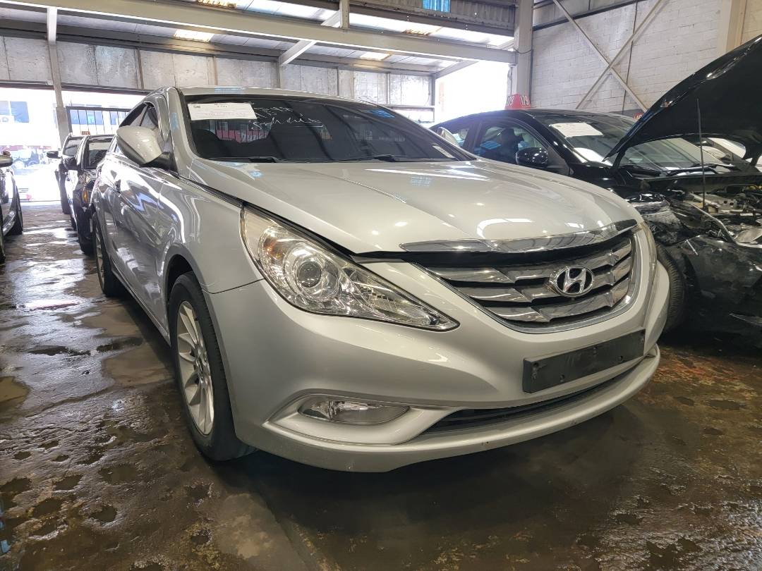 2010 HYUNDAI SONATA — 115208 KM — Lot 049321 — Main - Marhaba Auctions Used Cars - Image 4