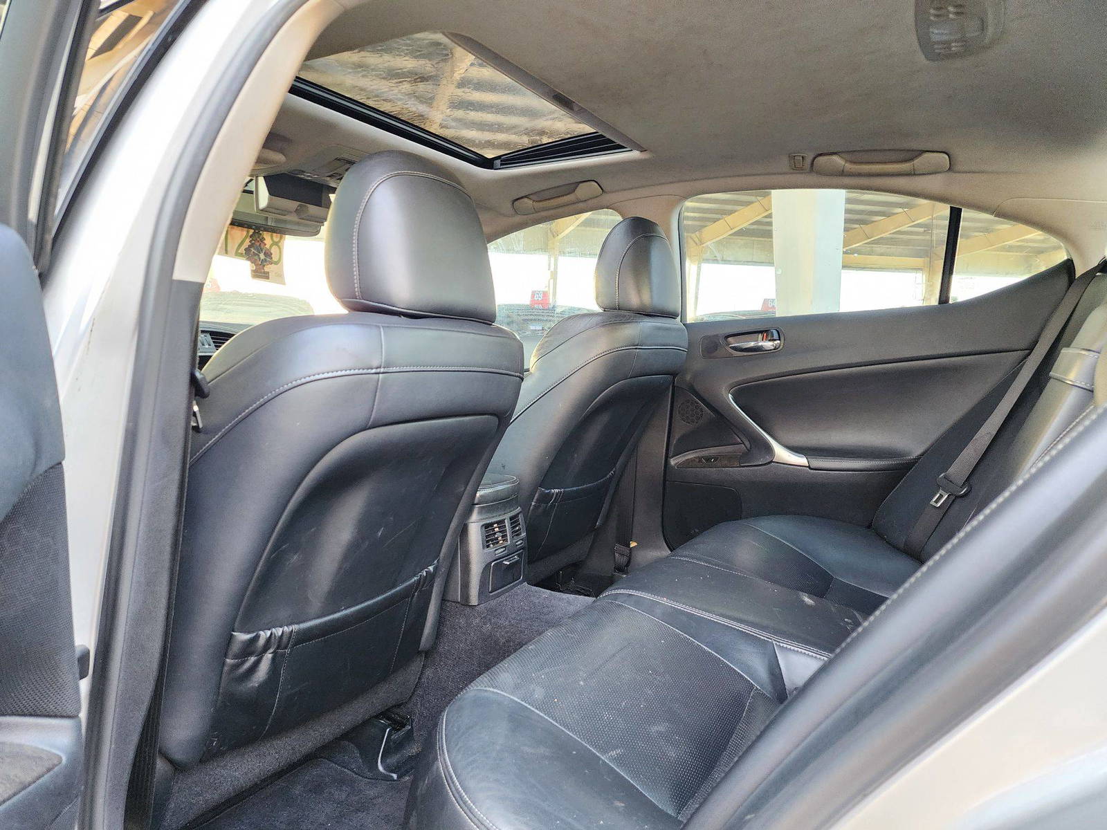 2010 LEXUS IS 250 — 256412 Miles — Lot 40614 — Souq - Marhaba Auctions Used Cars - Image 6