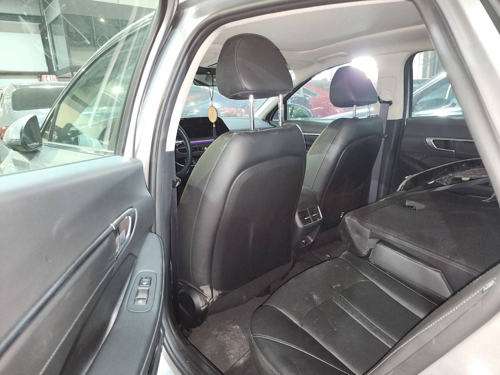 2020 HYUNDAI SONATA — 167066 KM — Lot H017188 — Souq - Marhaba Auctions Used Cars - Image 8