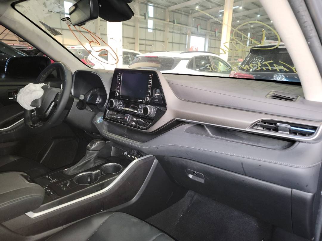 2021 TOYOTA HIGHLANDER — 170182 Miles — Lot 69996823 - Marhaba Auctions Used Cars - Image 5