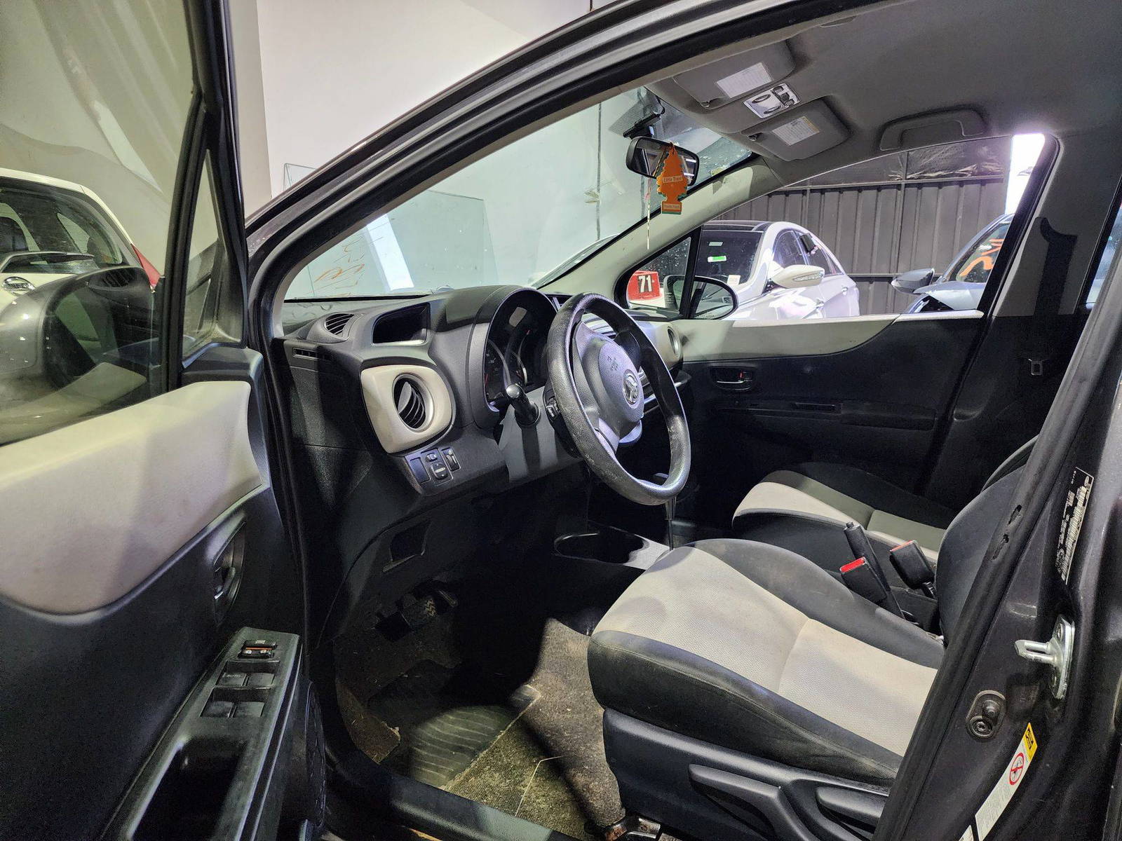 2013 TOYOTA YARIS — 154234 KM — Lot DD561398 — Al Quoz - Marhaba Auctions Used Cars - Image 9
