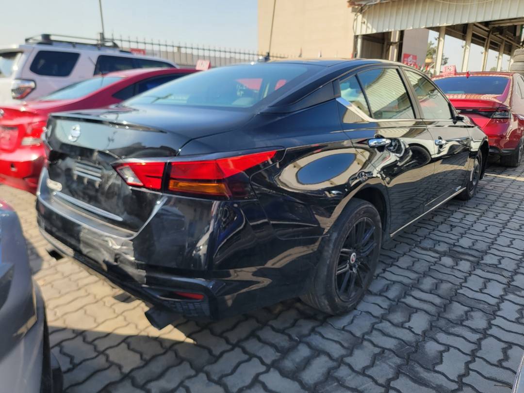 2019 NISSAN ALTIMA — 155969 Miles — Lot 1216945 — Souq - Marhaba Auctions Used Cars - Image 3