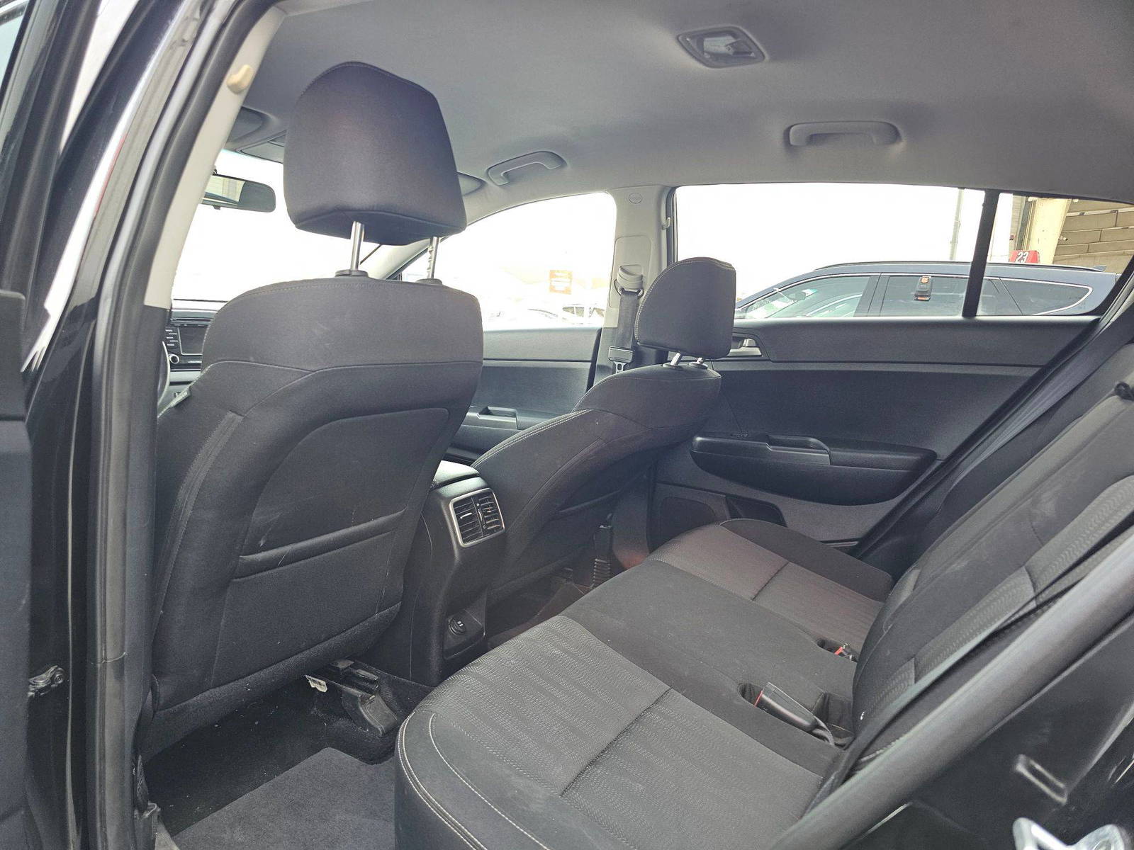 2018 KIA SPORTAGE — 146292 KM — Lot 6J7407729 — Souq - Marhaba Auctions Used Cars - Image 6