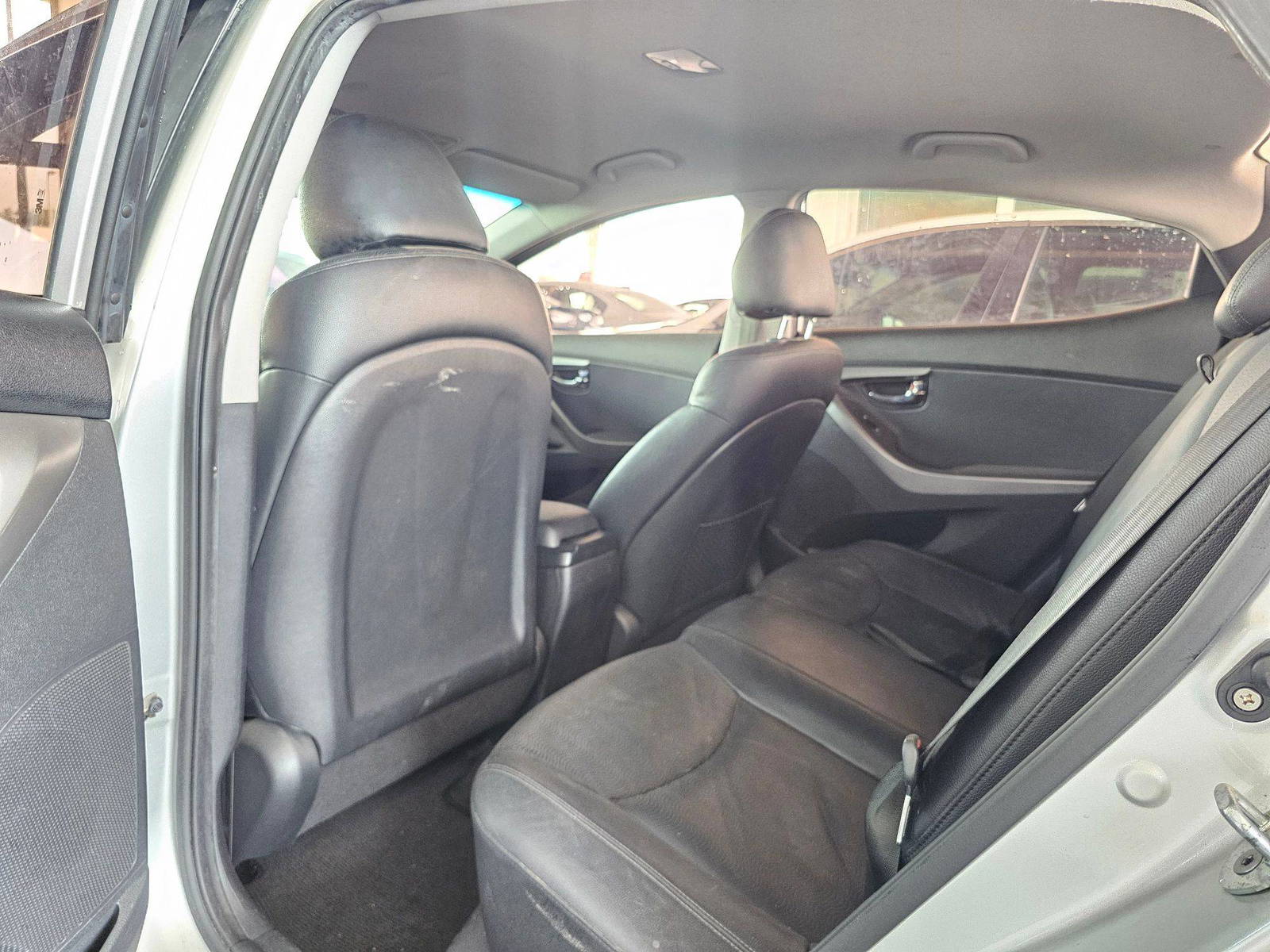 2011 HYUNDAI AVANTE — 124953 KM — Lot 37384 — Souq - Marhaba Auctions Used Cars - Image 6