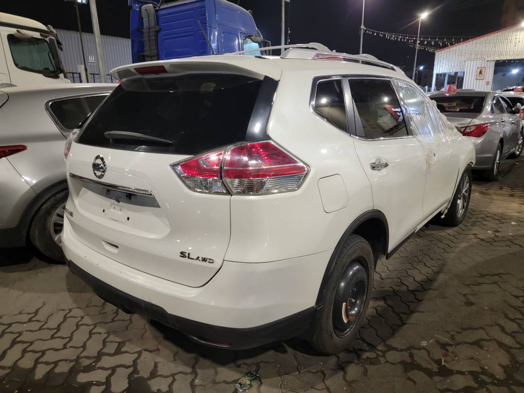 2015 NISSAN ROGUE — 126965 Miles — Lot FC845713 — Main - Marhaba Auctions Used Cars - Image 4