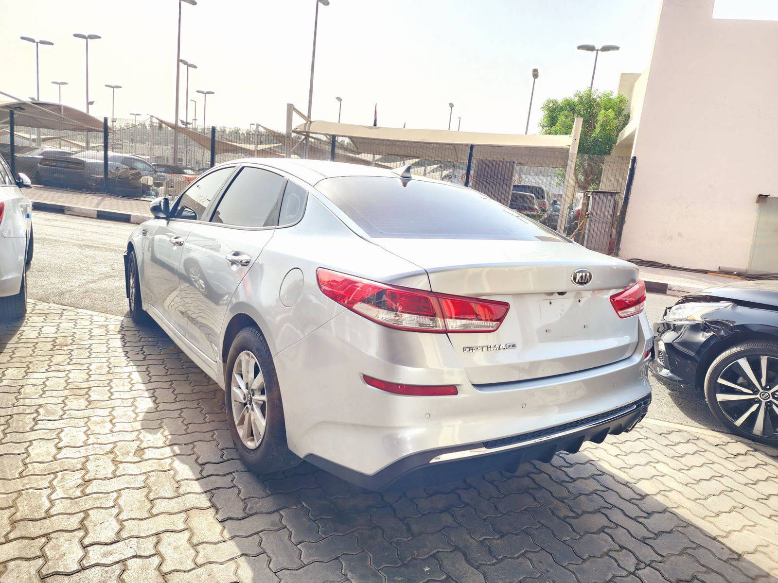 2019 KIA OPTIMA — 99618 Miles — Lot 41140484 — Souq - Marhaba Auctions Used Cars - Image 4