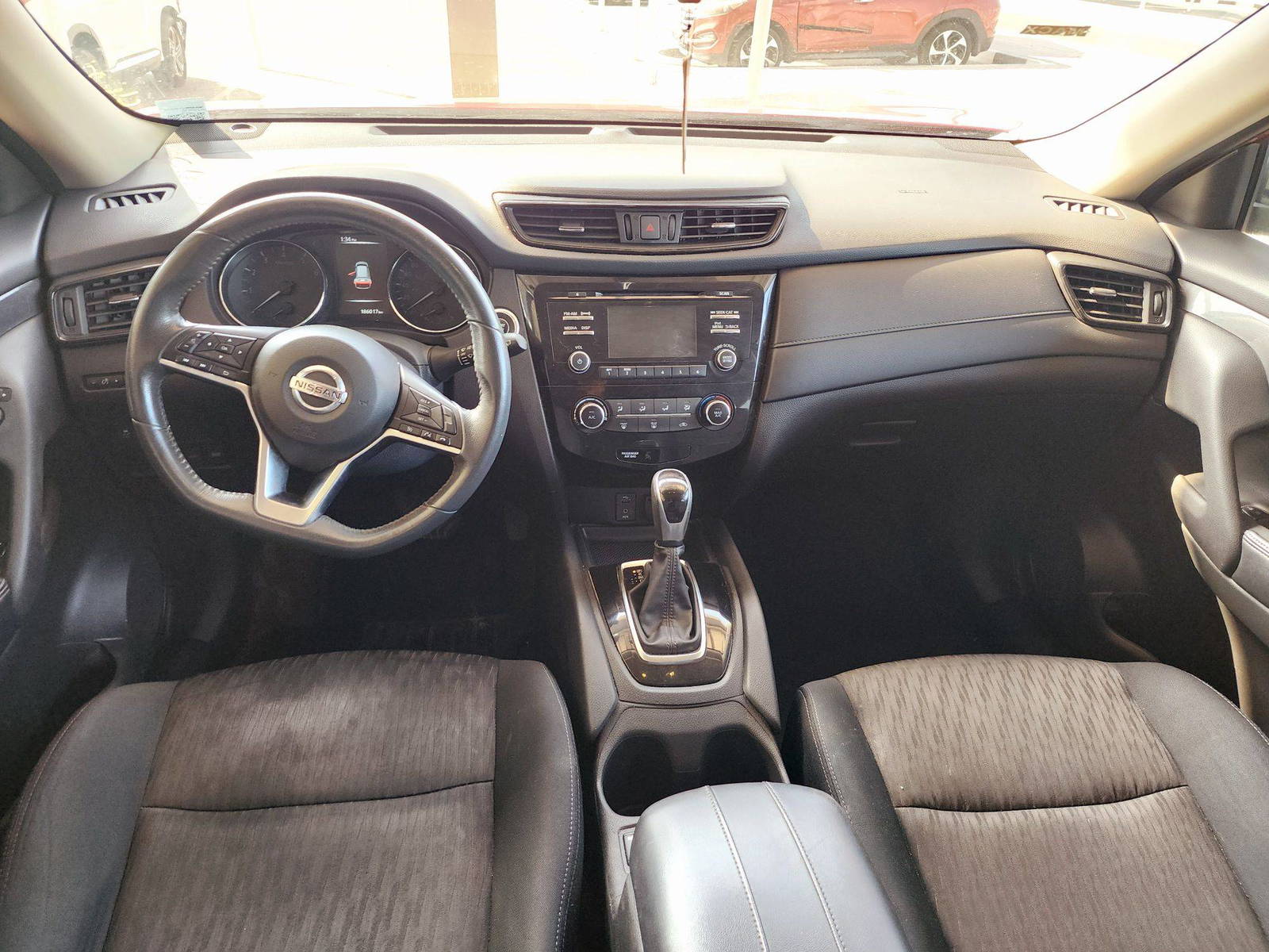 2017 NISSAN ROGUE — 186017 KM — Lot 125478 — Souq - Marhaba Auctions Used Cars - Image 7