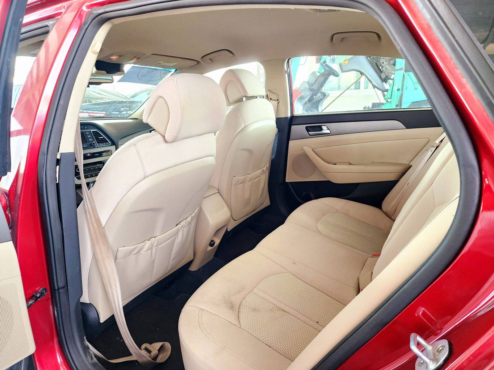 2015 HYUNDAI SONATA — 102530 Miles — Lot 1FH183639 — Souq - Marhaba Auctions Used Cars - Image 6