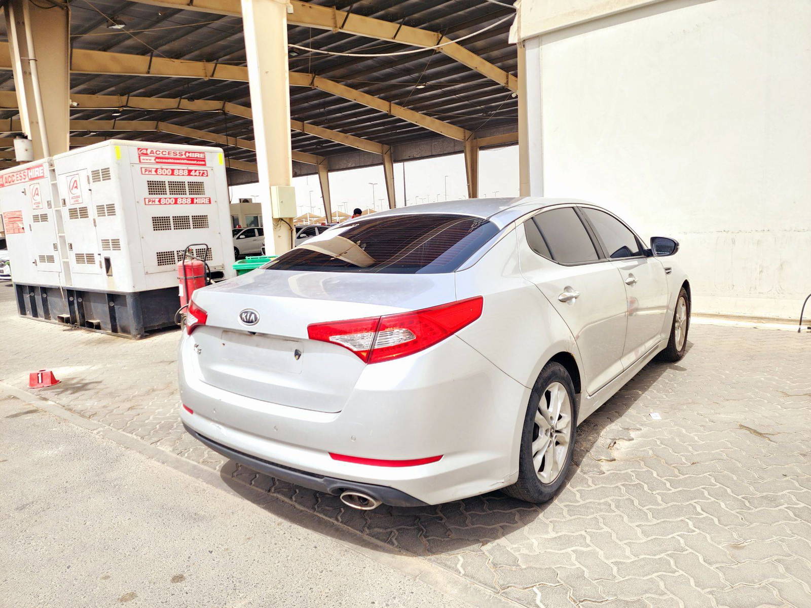 2011 KIA K5 — 244083 KM — Lot 001928 — Souq - Marhaba Auctions Used Cars - Image 3