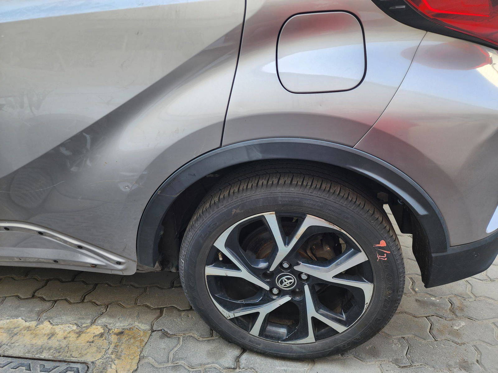 2018 TOYOTA C-HR — 141902 Miles — Lot JR047163 — Main - Marhaba Auctions Used Cars - Image 12