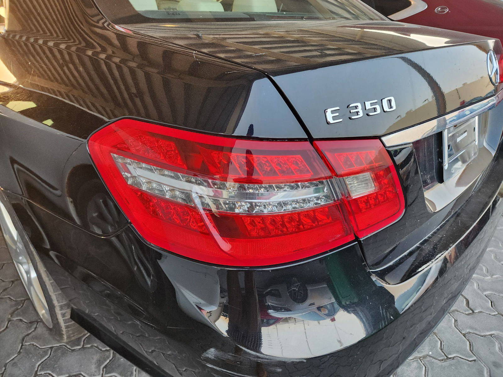 2010 MERCEDES BENZ E 350 — 181633 Miles — Lot 52928994 — Souq - Marhaba Auctions Used Cars - Image 11