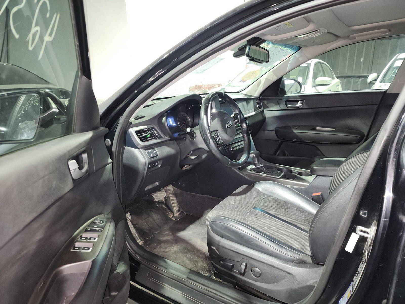 2019 KIA OPTIMA — 103660 Miles — Lot 42322350 — Souq - Marhaba Auctions Used Cars - Image 9