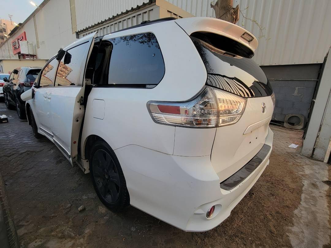 2011 TOYOTA SIENNA — 257489 Miles — Lot BS148734 — Main - Marhaba Auctions Used Cars - Image 10