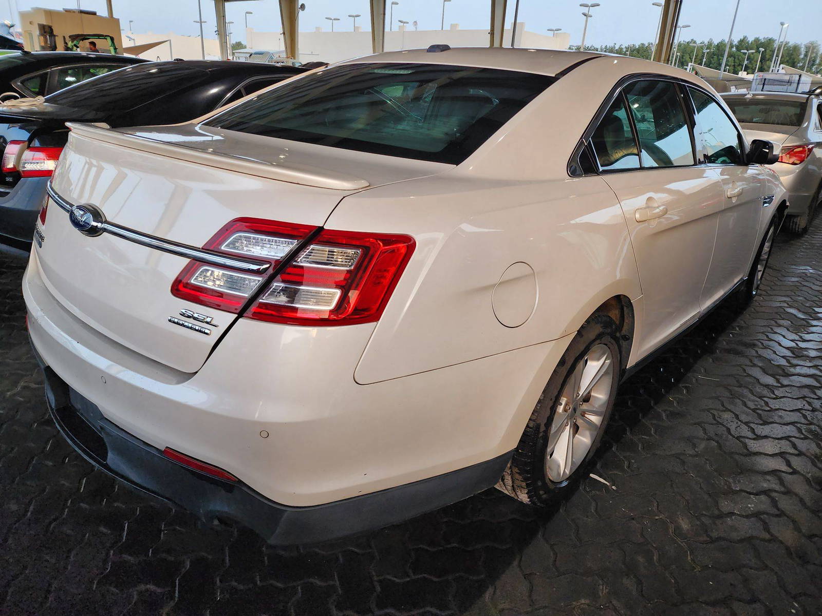 2014 FORD TAURUS — 206982 Miles — Lot 37877275 - Marhaba Auctions Used Cars - Image 3