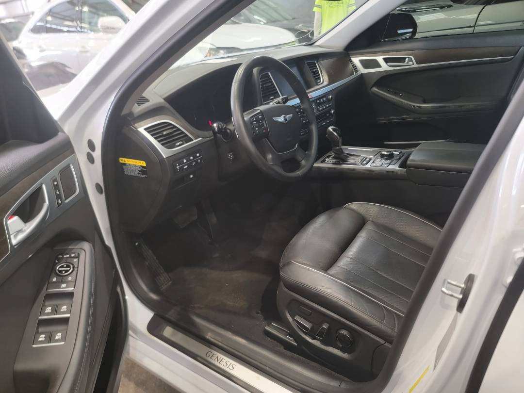 2016 HYUNDAI GENESIS — 98345 Miles — Lot 43280594 — Main - Marhaba Auctions Used Cars - Image 8