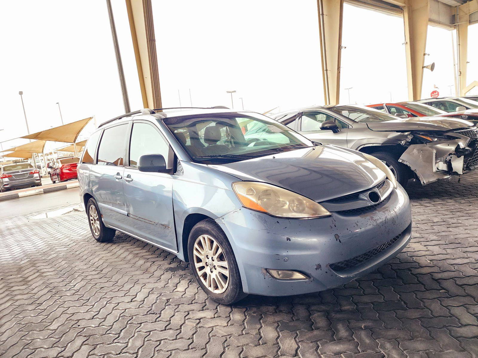 2010 TOYOTA SIENNA — 178497 Miles — Lot C7AS318870 — Souq - Marhaba Auctions Used Cars - Image 4