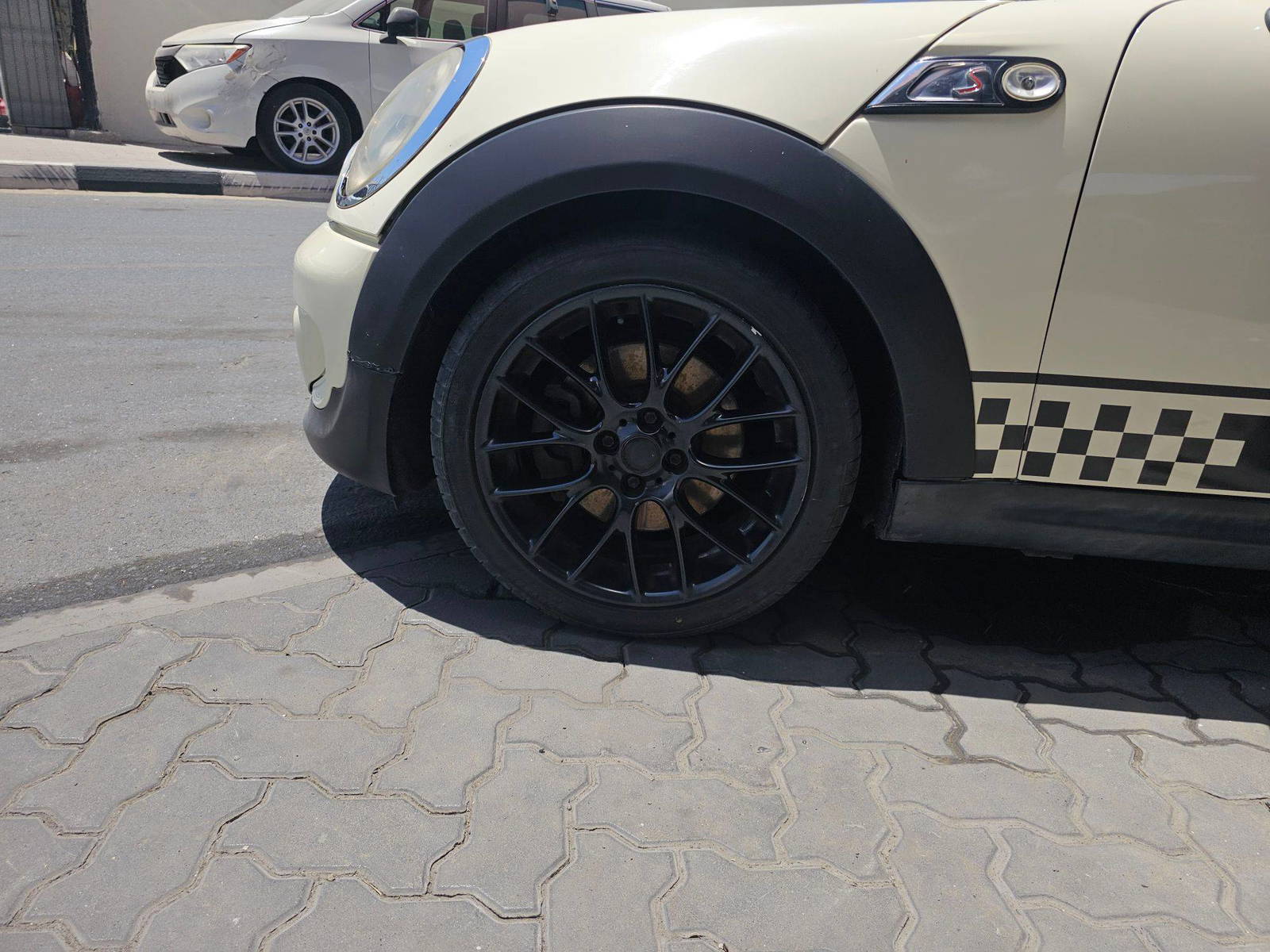 2010 MINI COOPER S — 203464 KM — Lot 8ATU94550 — Souq - Marhaba Auctions Used Cars - Image 10