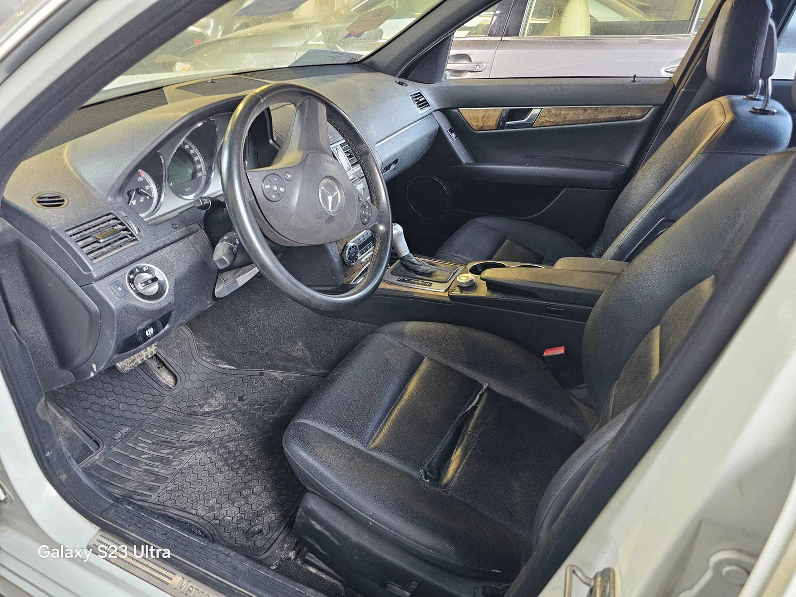 MERCEDES BENZ C300 2011 - Marhaba Auction Used Cars - Image 8