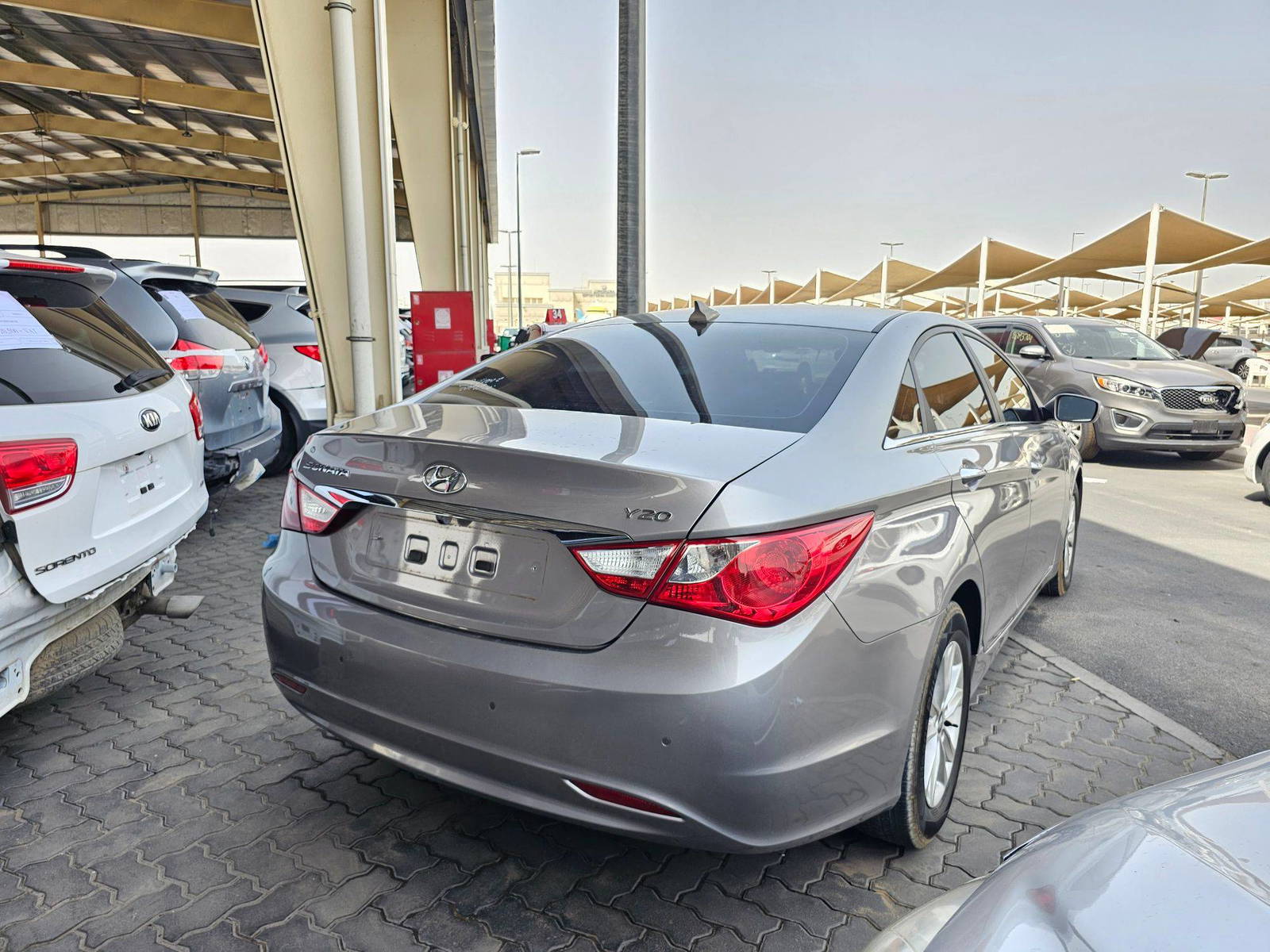 2010 HYUNDAI SONATA — 190609 KM — Lot C41BBAA124785 — Souq - Marhaba Auctions Used Cars - Image 4