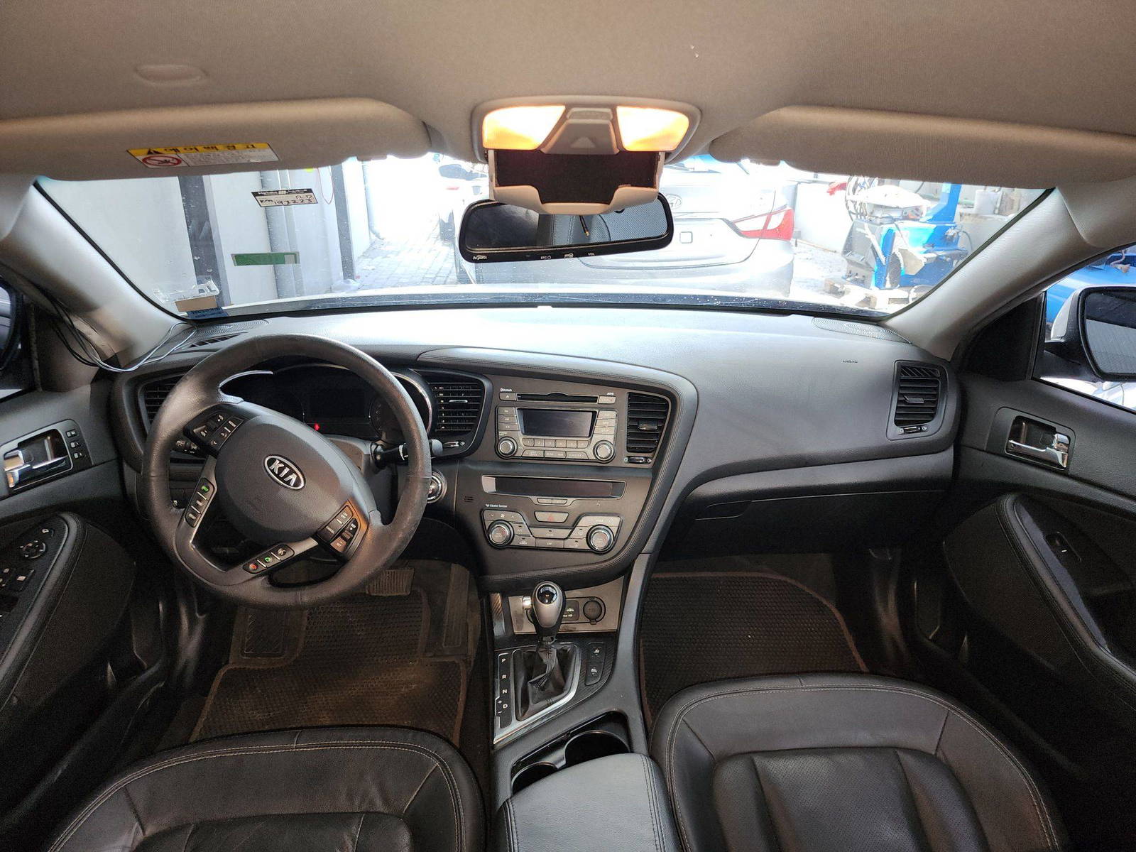 2012 KIA K5 — 193223 KM — Lot 010117 — Al Quoz - Marhaba Auctions Used Cars - Image 8