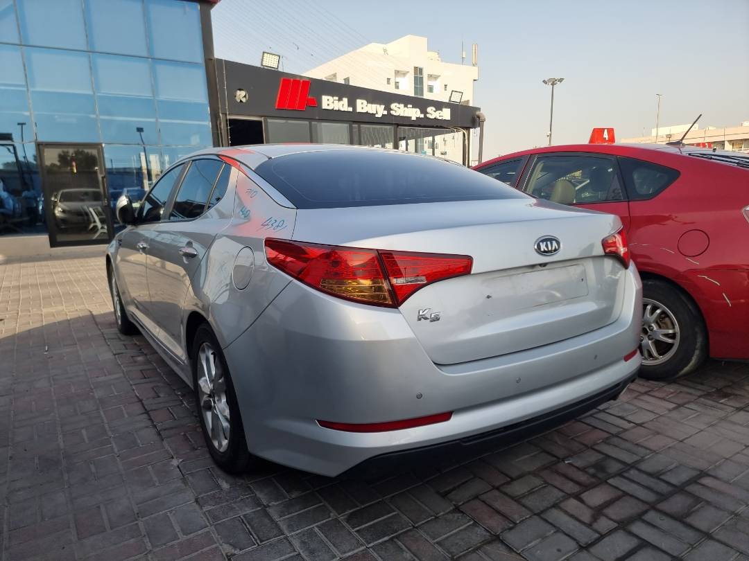 2011 KIA K5 — 143116 KM — Lot 125487 — Ind. 12 - Marhaba Auctions Used Cars - Image 6