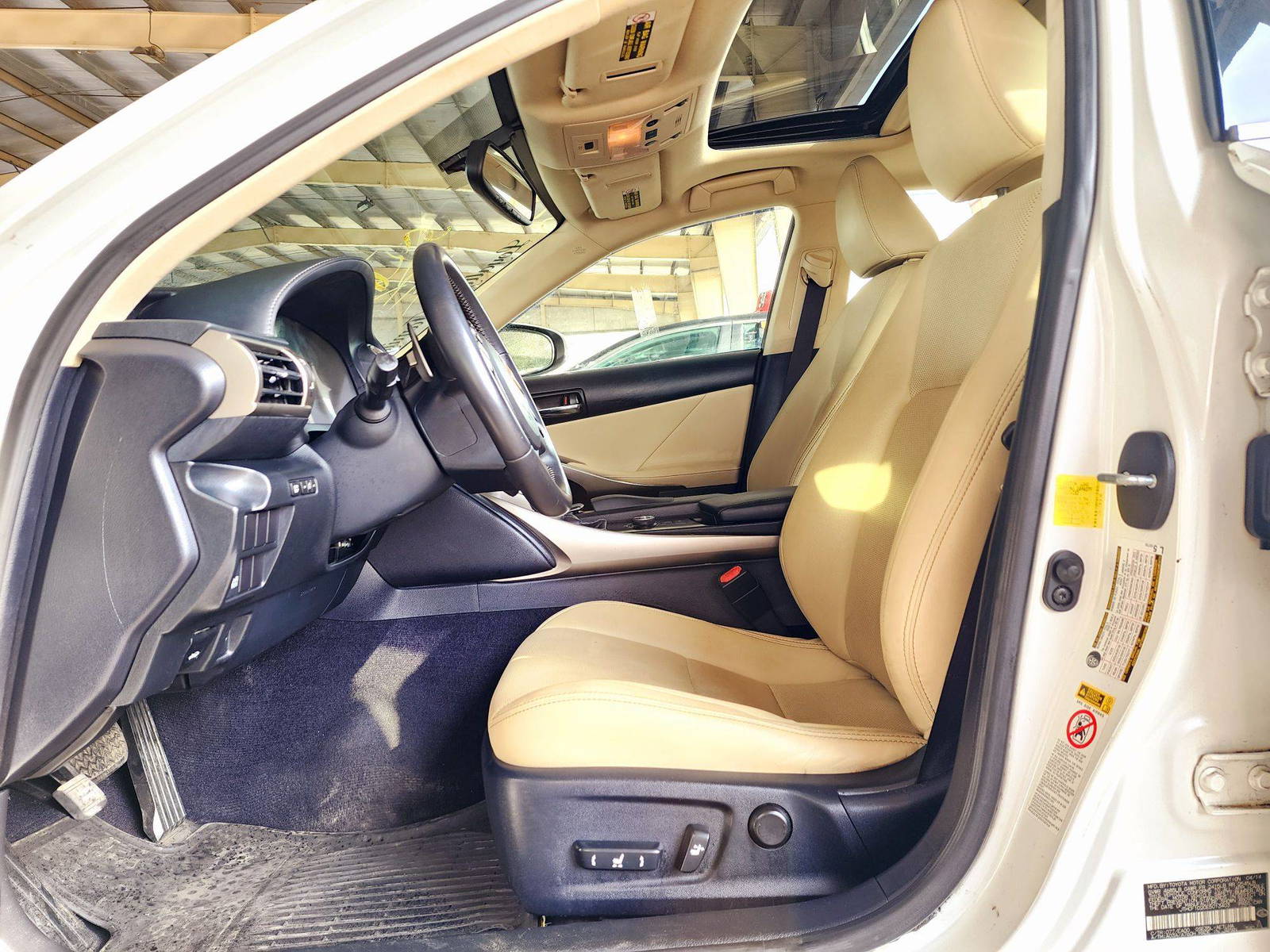 2014 LEXUS IS 250 — 114434 Miles — Lot 5013403 — Souq - Marhaba Auctions Used Cars - Image 9