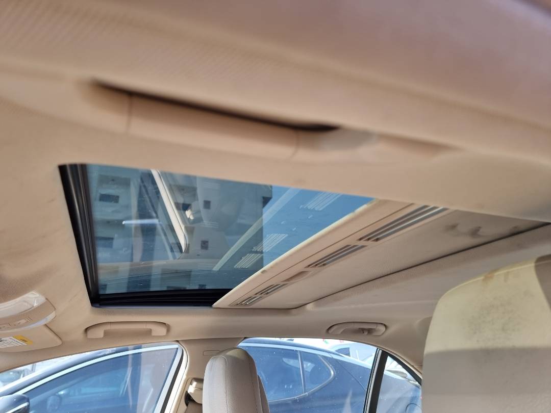 MERCEDES BENZ C300 2011 - Marhaba Auction Used Cars - Image 9