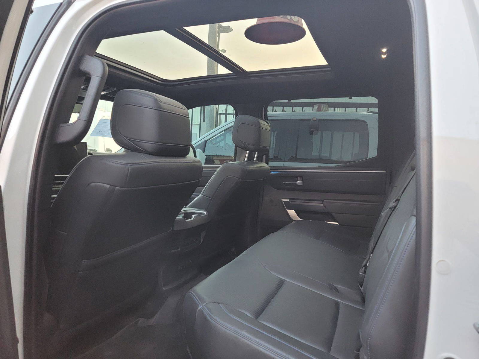 2024 TOYOTA TUNDRA — 60981 KM — Lot RX066966 — Main - Marhaba Auctions Used Cars - Image 8