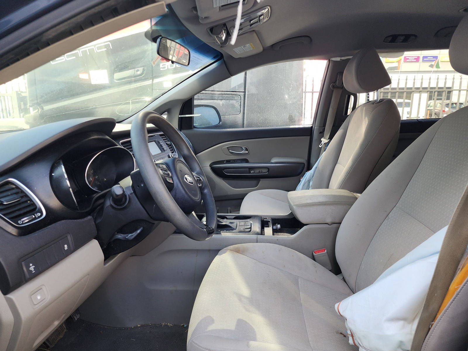 2016 KIA SEDONA — 186854 Miles — Lot 119496 — Al Quoz - Marhaba Auctions Used Cars - Image 9