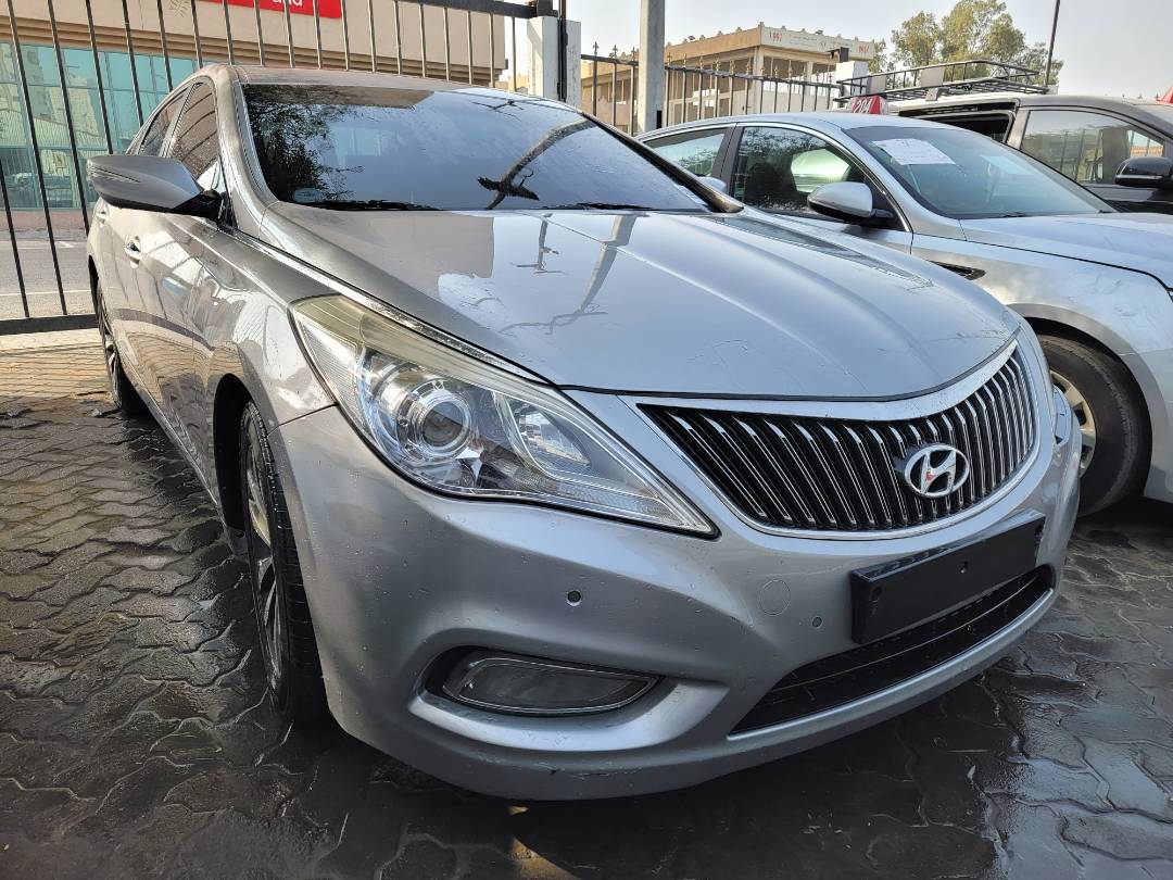 2012 HYUNDAI GRANDEUR — 309213 KM — Lot 154174 — Main - Marhaba Auctions Used Cars - Image 4