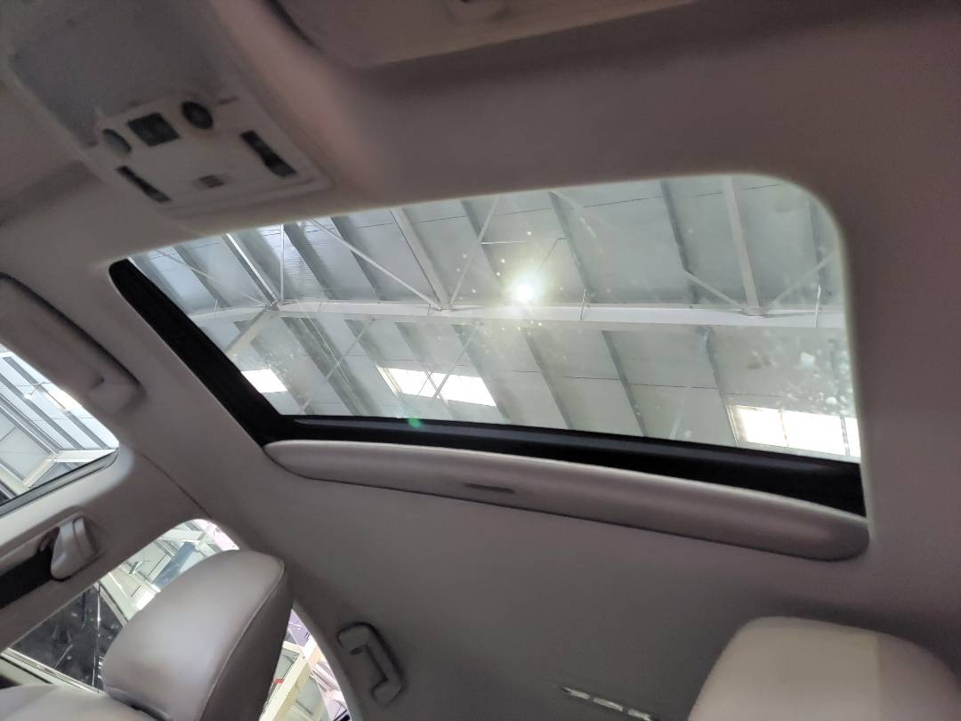 2014 LEXUS ES 350 — 159904 Miles — Lot 2094262 — Souq - Marhaba Auctions Used Cars - Image 10