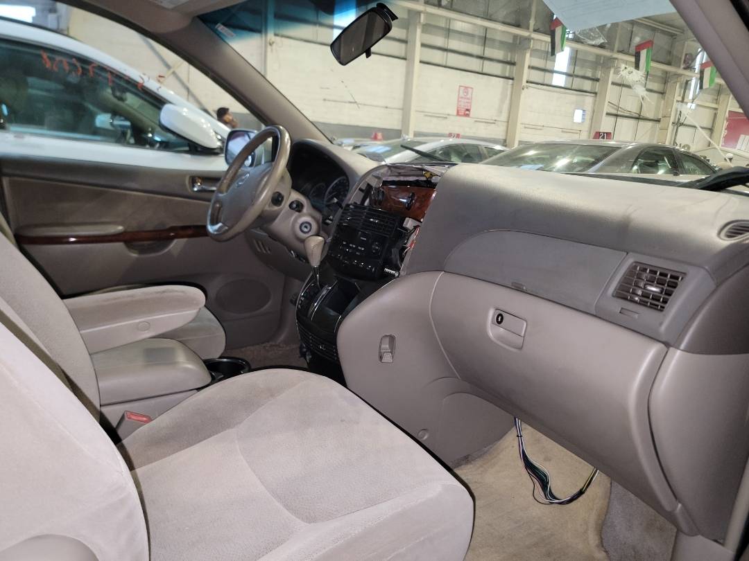 2004 TOYOTA SIENNA — 174021 Miles — Lot 38542606 - Marhaba Auctions Used Cars - Image 7