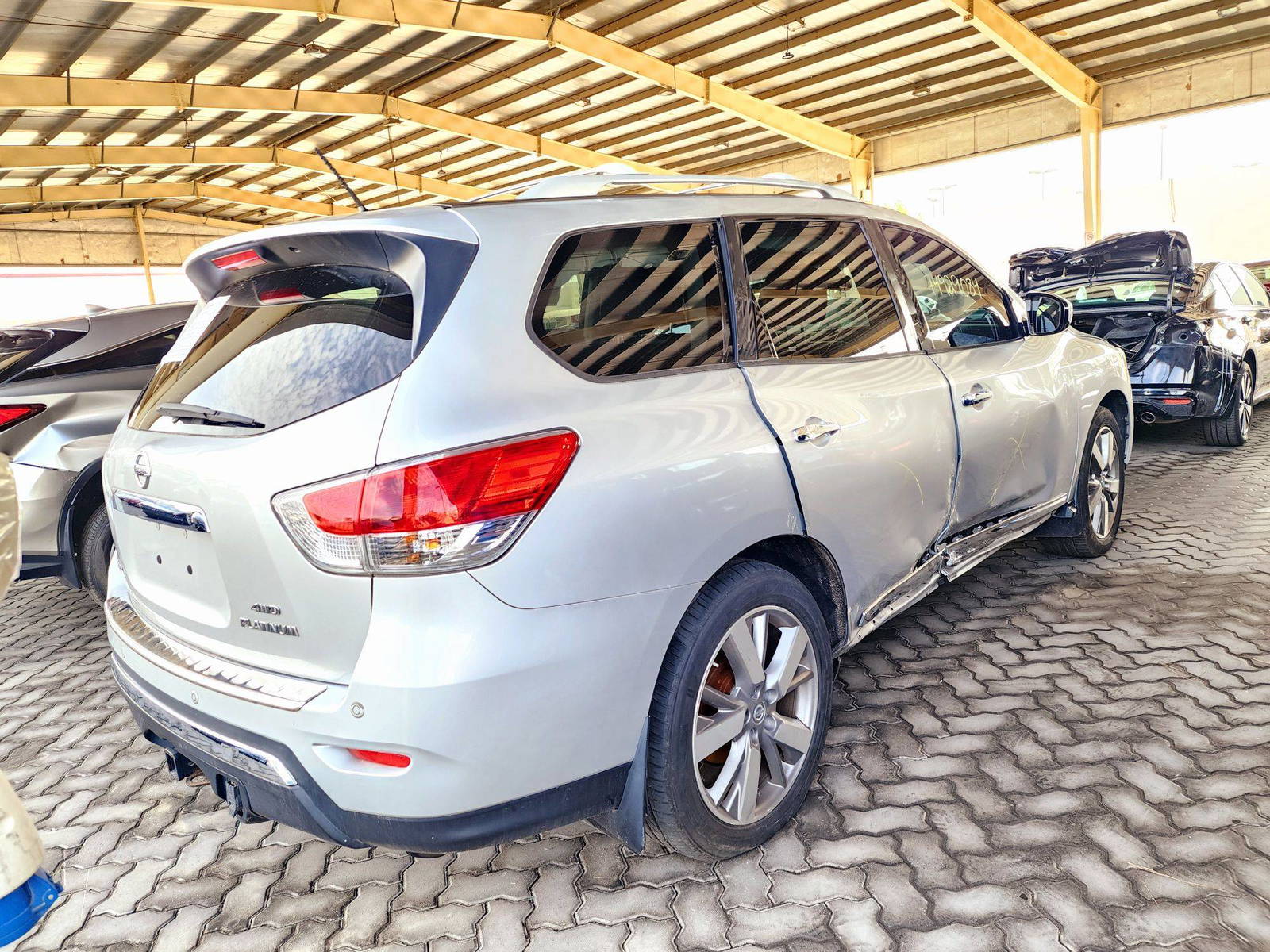 2015 NISSAN PATHFINDER — 171270 Miles — Lot M6FC651669 — Souq - Marhaba Auctions Used Cars - Image 3