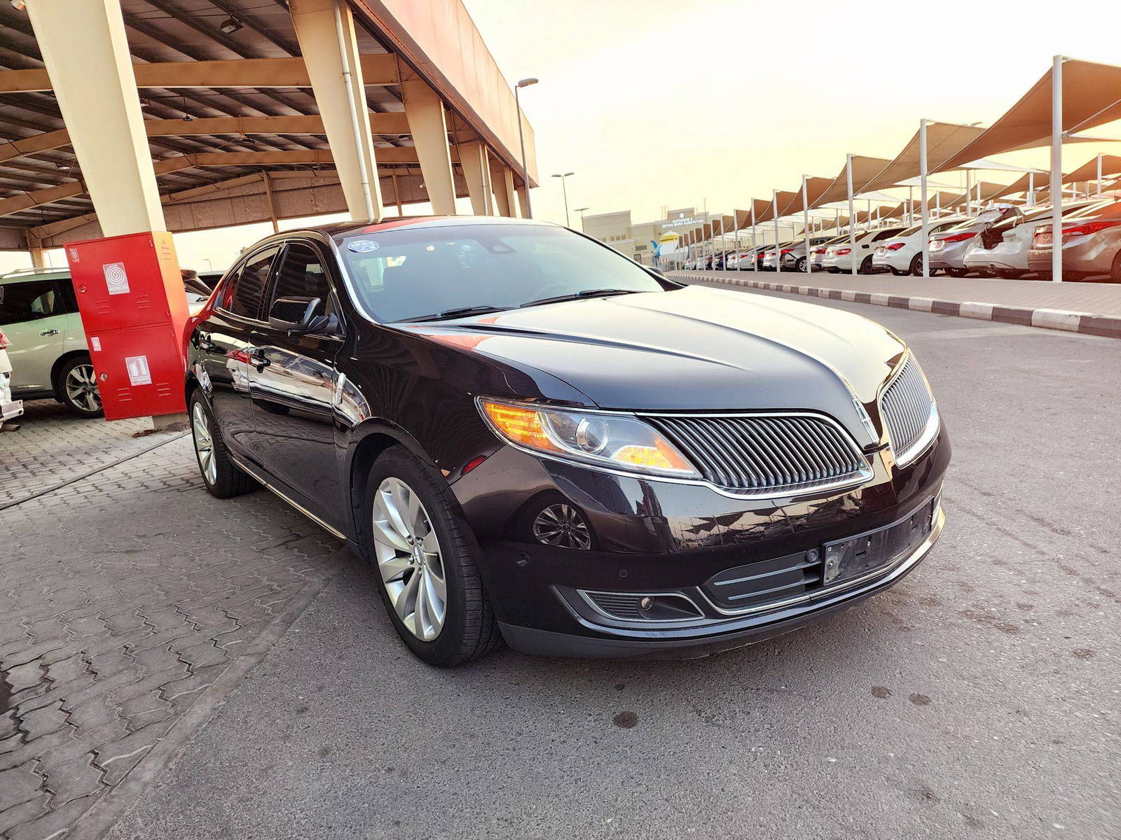 2014 LINCOLN MKS — 175445 KM — Lot K9EG604702 — Souq - Marhaba Auctions Used Cars - Image 3