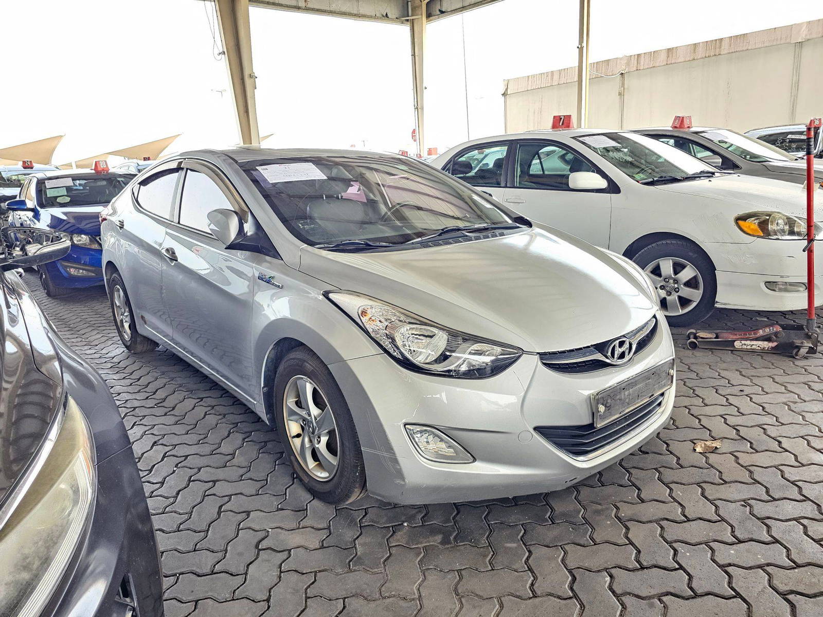 2012 HYUNDAI AVANTE — 261998 KM — Lot 322352 — Souq - Marhaba Auctions Used Cars - Image 4